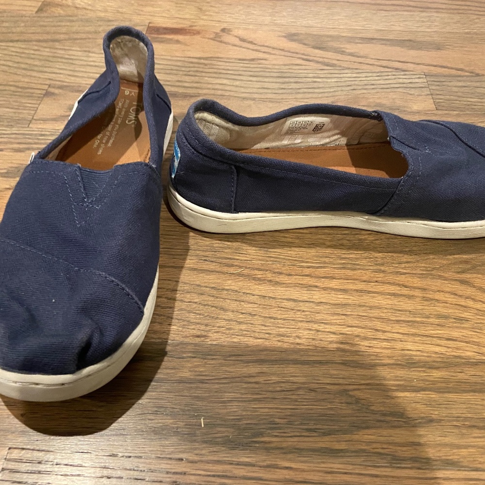 Toms